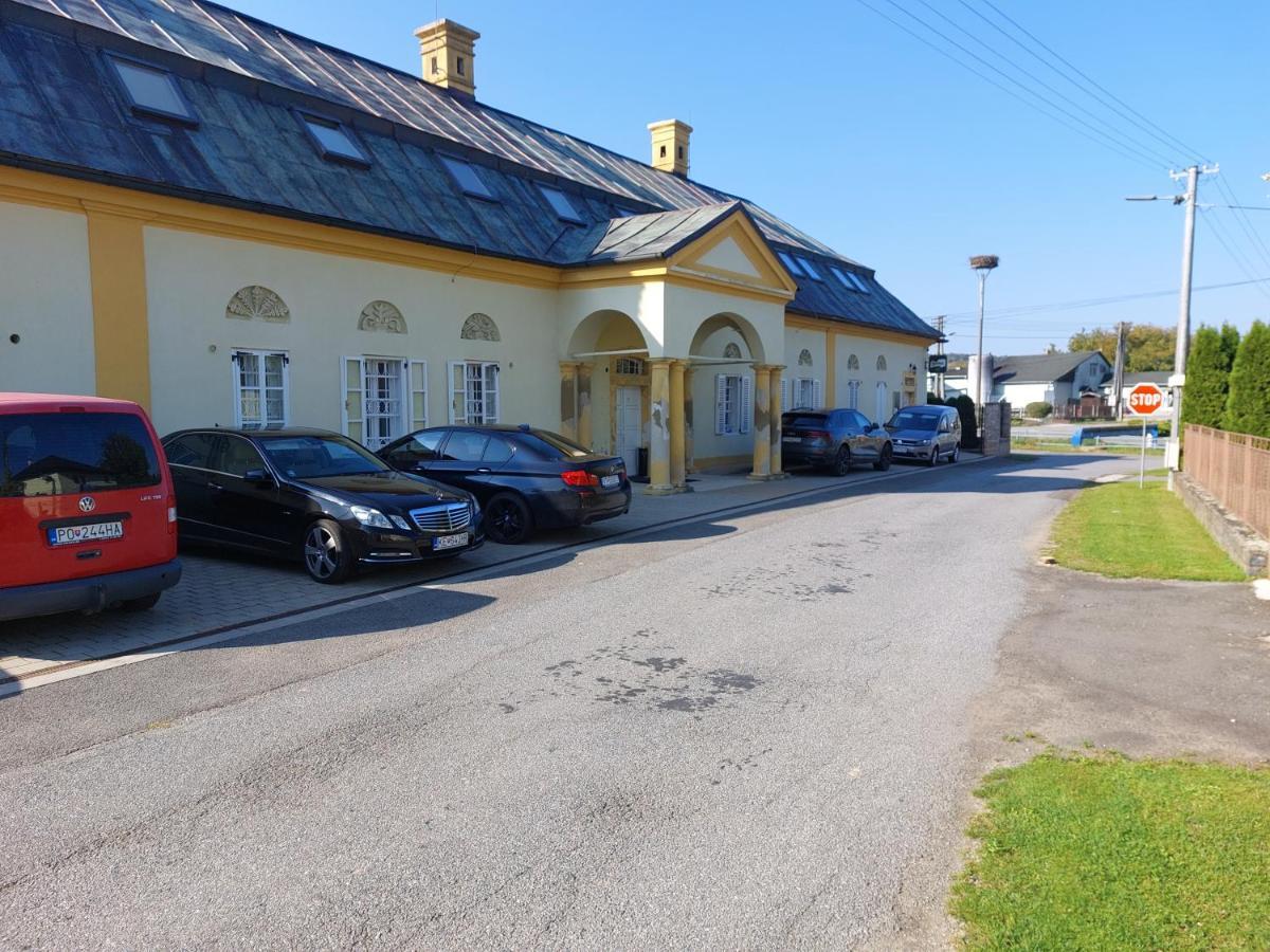 Majerovsky Kastiel Hotel Vranov nad Toplou Buitenkant foto