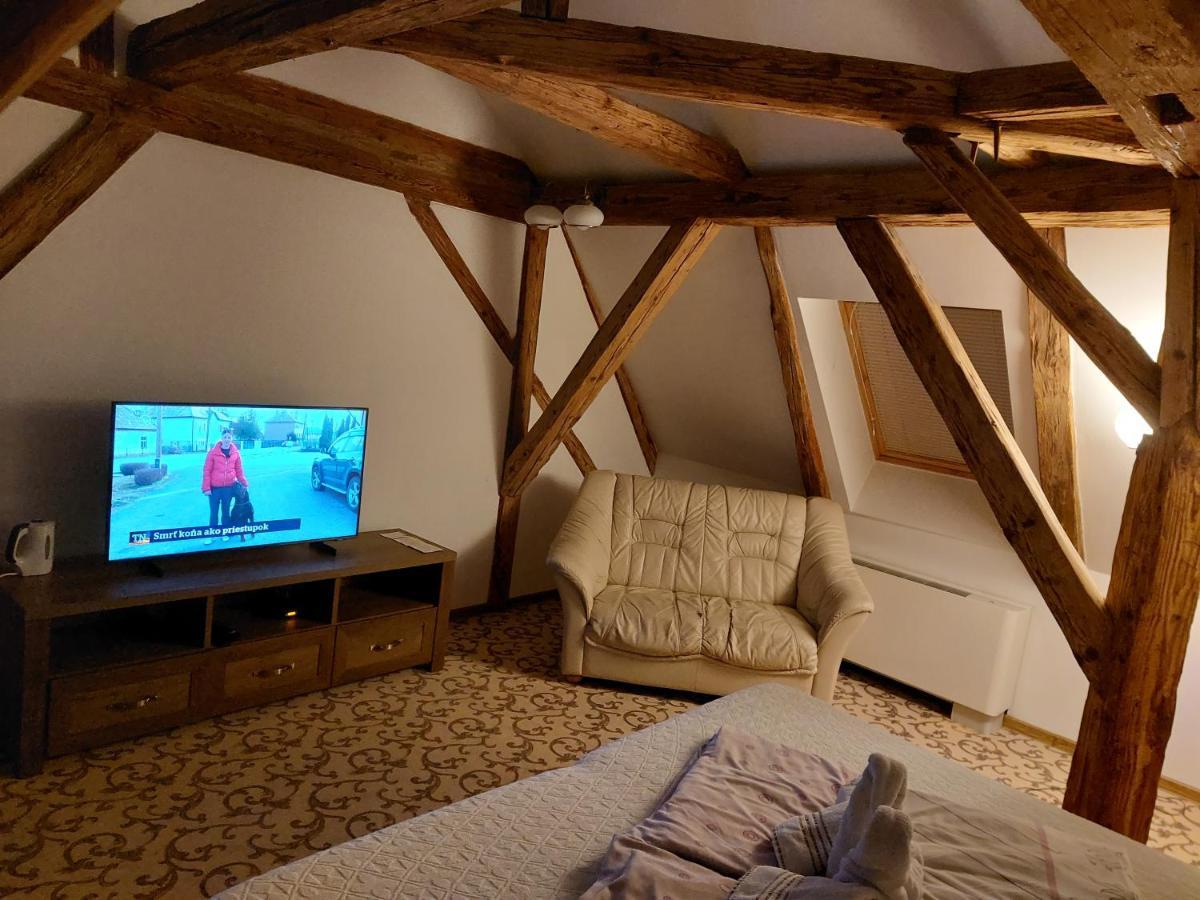 Majerovsky Kastiel Hotel Vranov nad Toplou Buitenkant foto