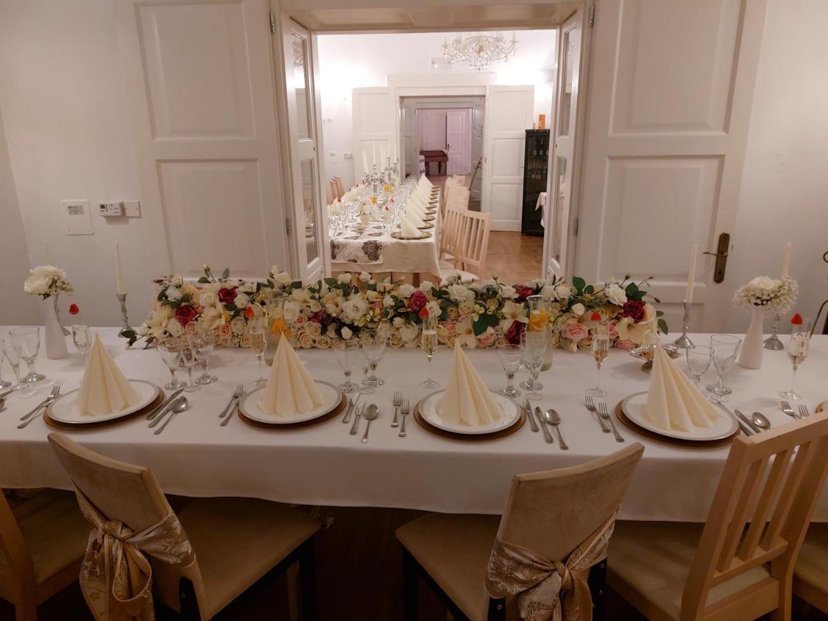 Majerovsky Kastiel Hotel Vranov nad Toplou Buitenkant foto