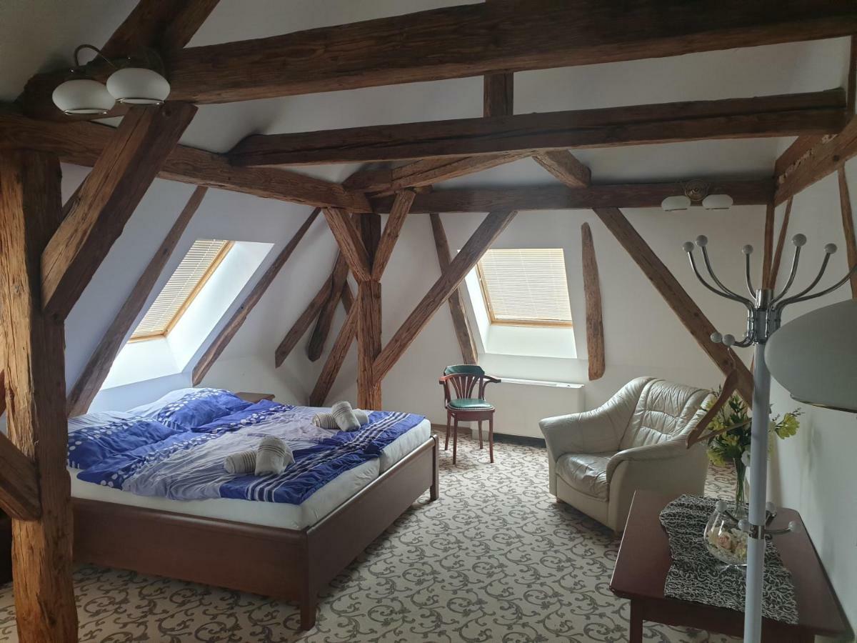 Majerovsky Kastiel Hotel Vranov nad Toplou Buitenkant foto